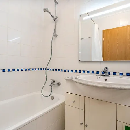 Cool Motion Rocha T2 Apartman