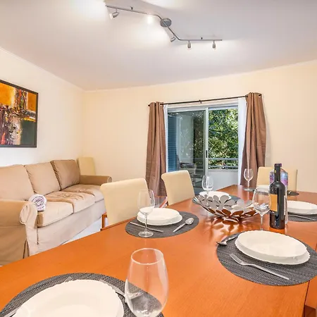 Cool Motion Rocha T2 Apartman *